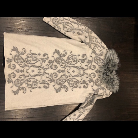 Beautiful coat - Picture 3 of 6